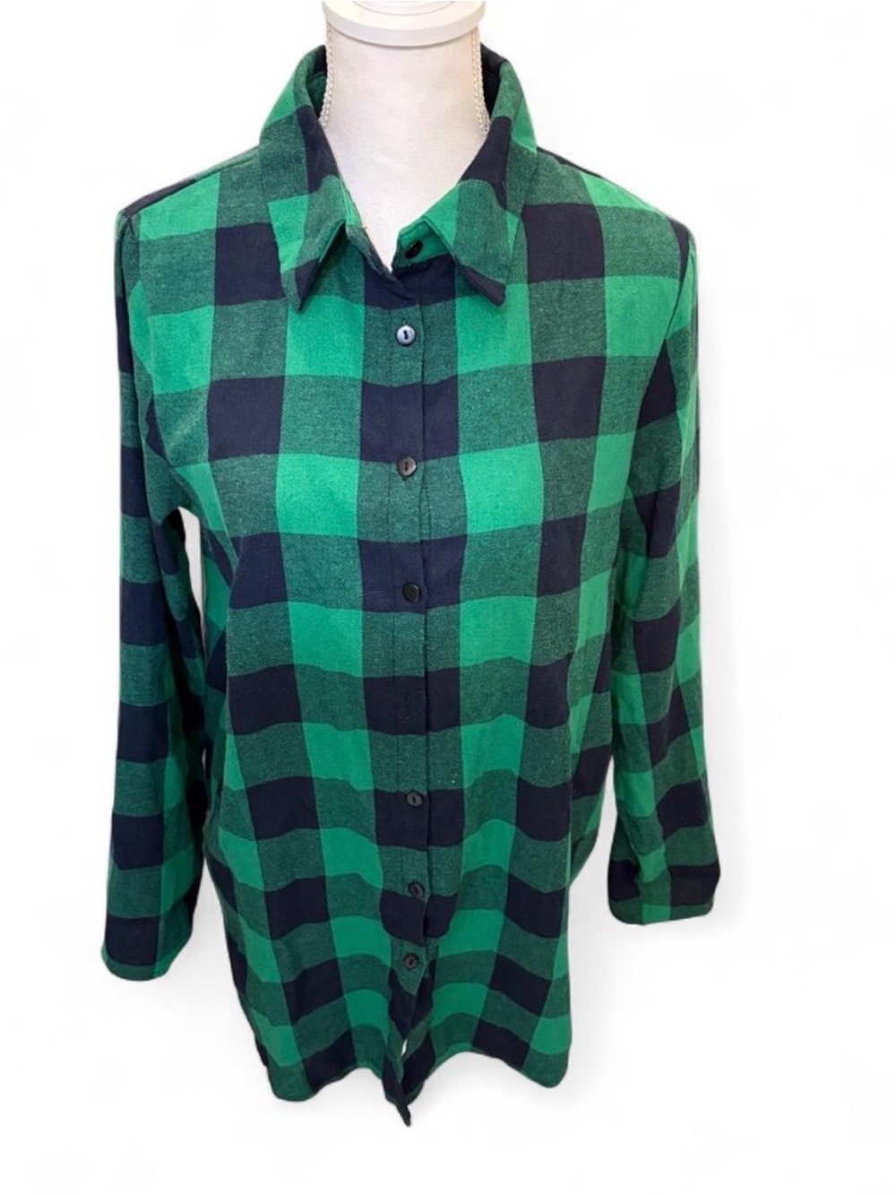 SHEIN Green and Navy Blue Plaid Long-Sleeve Button-Up Shirt